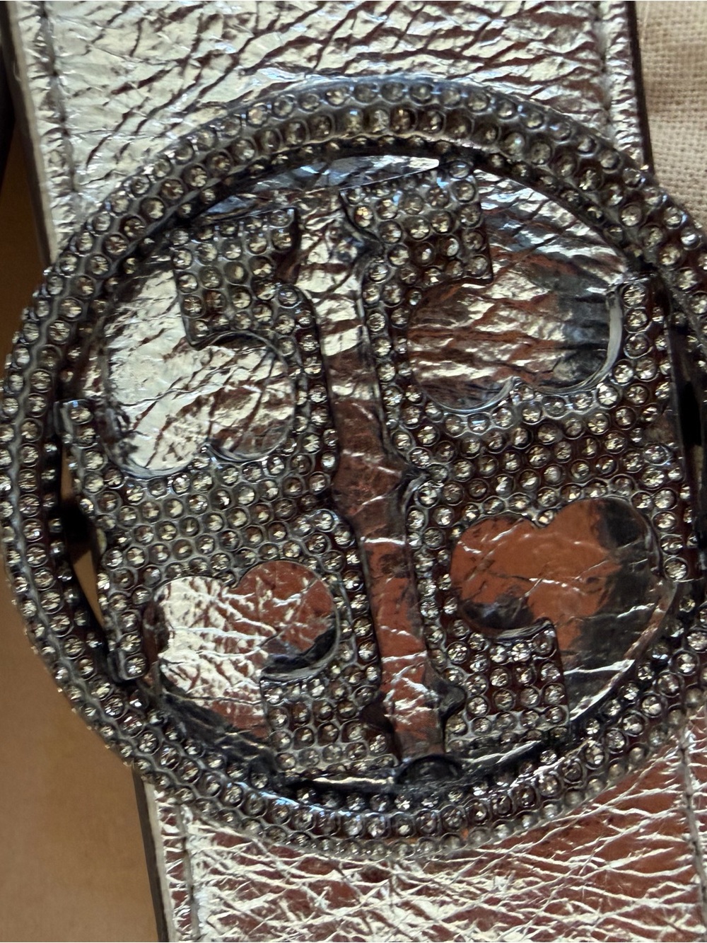 Tory Burch Silver Metallic Logo Belt 1 1/2 inch Size Small - Picture 2 of 7
